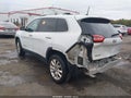 2017 Jeep Cherokee — photo 3 of 12 | VIN 1C4PJMDB1HW558057