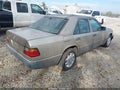 1992 Mercedes-Benz 400 — photo 4 of 13 | VIN WDBEA34EXNB778486