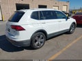2018 Volkswagen Tiguan — photo 4 of 17 | VIN 3VV4B7AX4JM091791