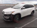 2017 Toyota Highlander — photo 2 of 17 | VIN 5TDZARFH1HS027867