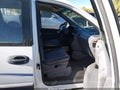1998 Dodge Caravan — photo 5 of 16 | VIN 2B4GP45G7WR695807