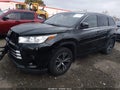 2018 Toyota Highlander — photo 2 of 16 | VIN 5TDBZRFH8JS802312
