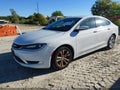 2015 Chrysler 200 — photo 2 of 11 | VIN 1C3CCCAB5FN629274