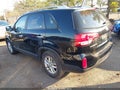 2015 Kia Sorento — photo 3 of 11 | VIN 5XYKTCA62FG624356