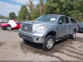 2013 Toyota Tundra — photo 2 of 16 | VIN 5TFUY5F15DX271138