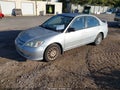 2005 Honda Civic — photo 2 of 13 | VIN 2HGES16525H618160