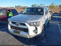 2019 Toyota 4Runner — photo 2 of 17 | VIN JTEBU5JR7K5634365