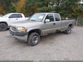 2001 GMC Sierra — photo 2 of 12 | VIN 1GTHK29111E329976