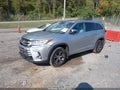 2018 Toyota Highlander — photo 2 of 16 | VIN 5TDBZRFHXJS872376