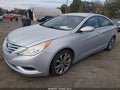 2011 Hyundai Sonata — photo 2 of 12 | VIN 5NPEB4AC3BH037145