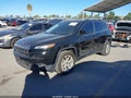 2017 Jeep Cherokee — photo 2 of 16 | VIN 1C4PJLCB4HW668287