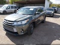 2017 Toyota Highlander — photo 2 of 16 | VIN 5TDKZRFH9HS221055