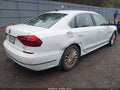 2017 Volkswagen Passat — photo 4 of 16 | VIN 1VWBT7A35HC006997