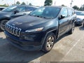 2014 Jeep Cherokee — photo 2 of 13 | VIN 1C4PJLAB0EW194496