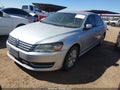 2015 Volkswagen Passat — photo 2 of 10 | VIN 1VWAT7A3XFC036313