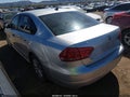 2015 Volkswagen Passat — photo 3 of 10 | VIN 1VWAT7A3XFC036313