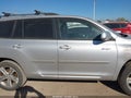 2010 Toyota Highlander — photo 13 of 17 | VIN 5TDEK3EH8AS001461