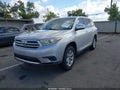 2011 Toyota Highlander — photo 2 of 16 | VIN 5TDZA3EH3BS010882