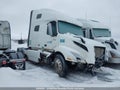 Photo 1 of 18 — 2024 Volvo Vnl64t