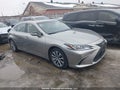 Photo 14 of 17 — 2019 Lexus ES 300h