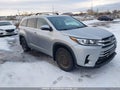 Photo 1 of 16 — 2017 Toyota Highlander