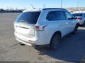 Photo 4 of 19 — 2015 Mitsubishi Outlander