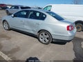Photo 3 of 21 — 2010 Volkswagen Passat