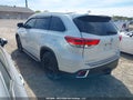 Photo 3 of 19 — 2018 Toyota Highlander