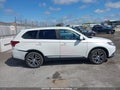 Photo 13 of 18 — 2016 Mitsubishi Outlander