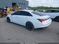 Photo 3 of 21 — 2022 Hyundai Elantra