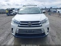 Photo 12 of 17 — 2017 Toyota Highlander