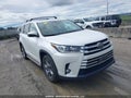 Photo 1 of 17 — 2017 Toyota Highlander