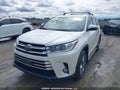 Photo 2 of 17 — 2017 Toyota Highlander