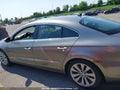Photo 15 of 22 — 2010 Volkswagen Passat
