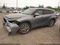 Photo 15 of 19 — 2023 Toyota Highlander