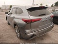 Photo 3 of 19 — 2023 Toyota Highlander