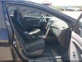 Photo 5 of 17 — 2016 Hyundai Elantra
