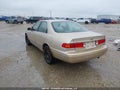 Photo 3 of 19 — 2001 Toyota Camry