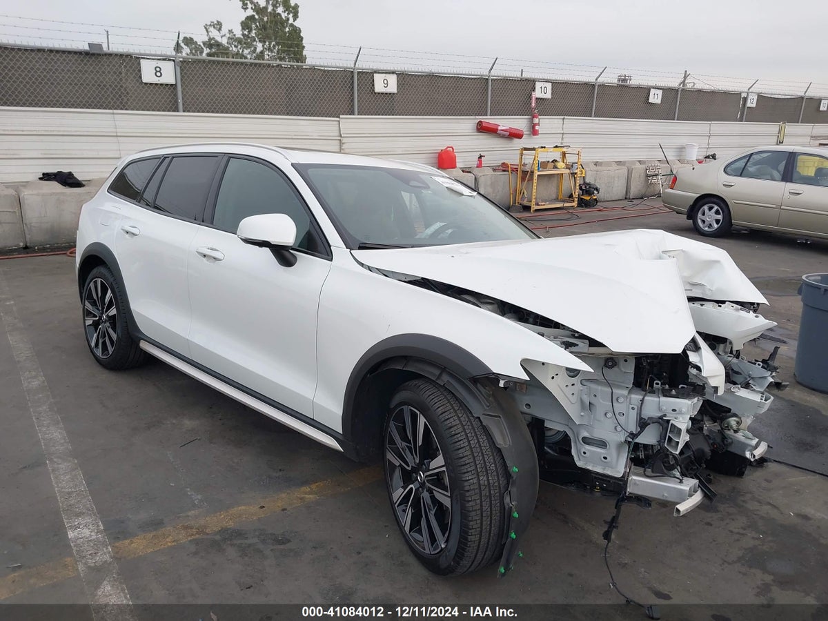2023 Volvo V60 Cross Country YV4L12WC6P2106214 Lot 41084012