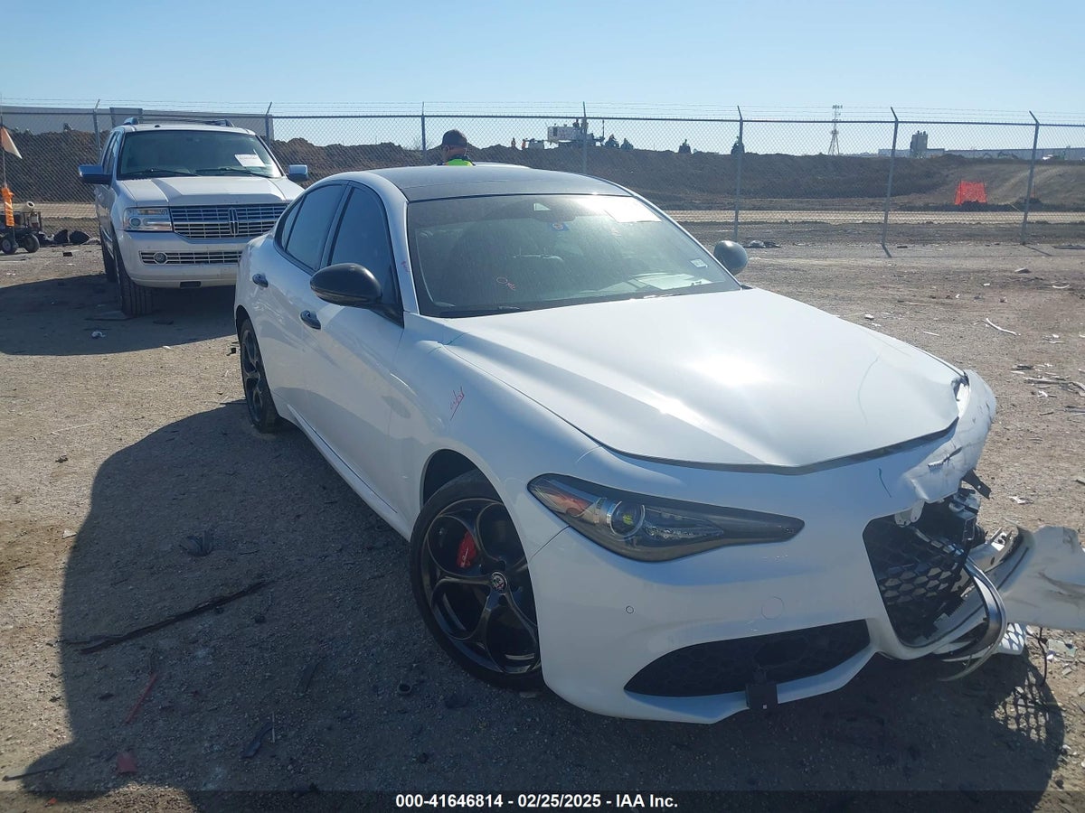 2018 Alfa Romeo Giulia ZARFAEEN9J7572787 Lot 41646814
