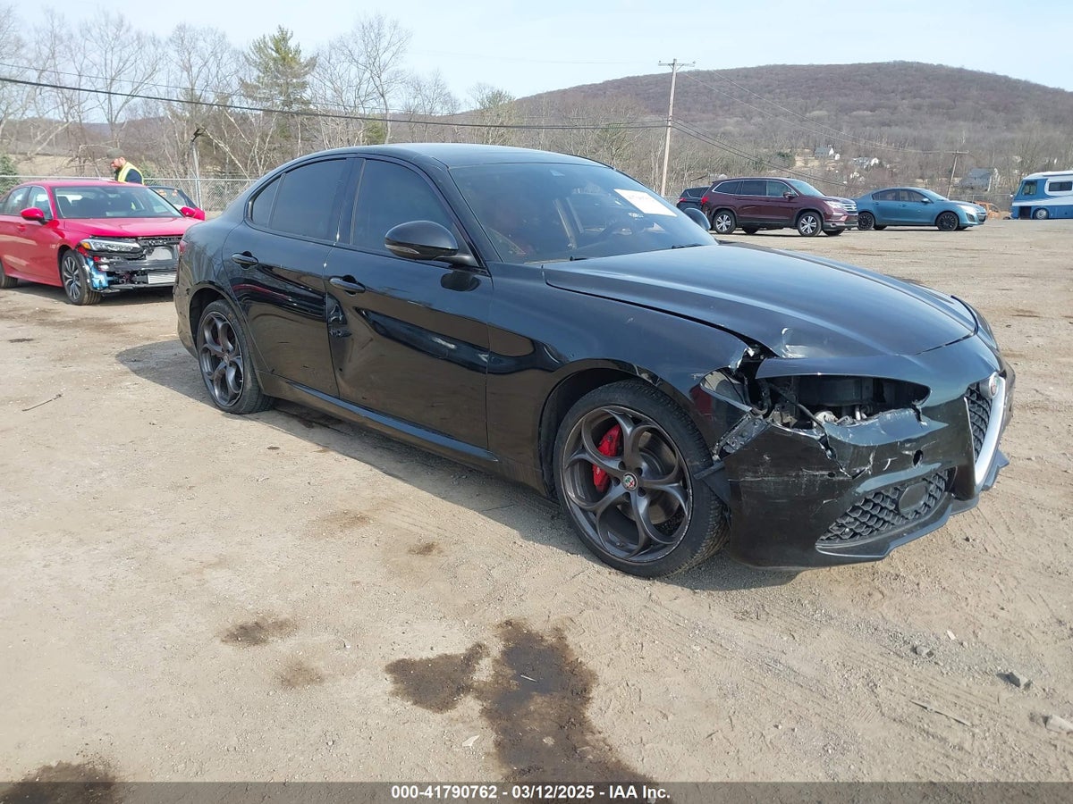 2017 Alfa Romeo Giulia ZARFAEEN1H7540670 Lot 41790762