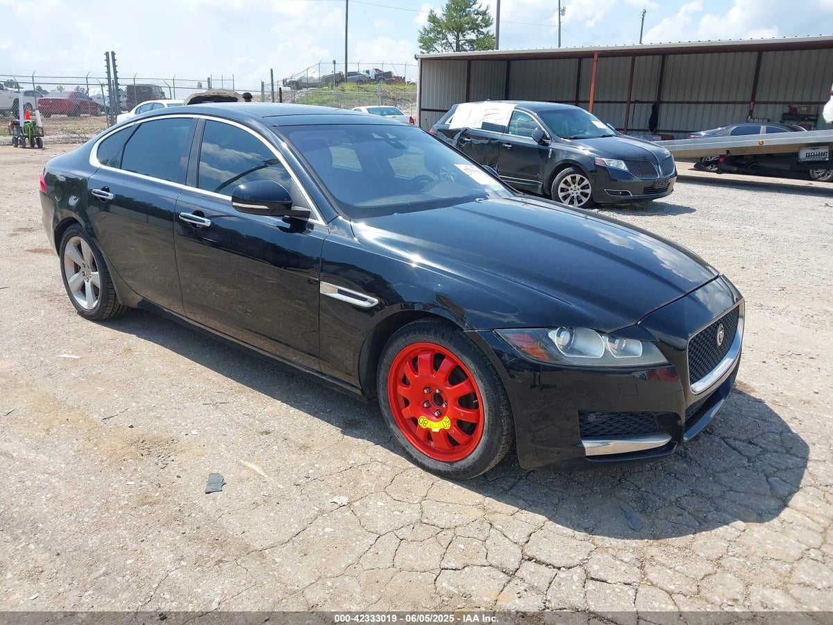 2018 Jaguar XF SAJBR4FX2JCY69422 Lot 42333019