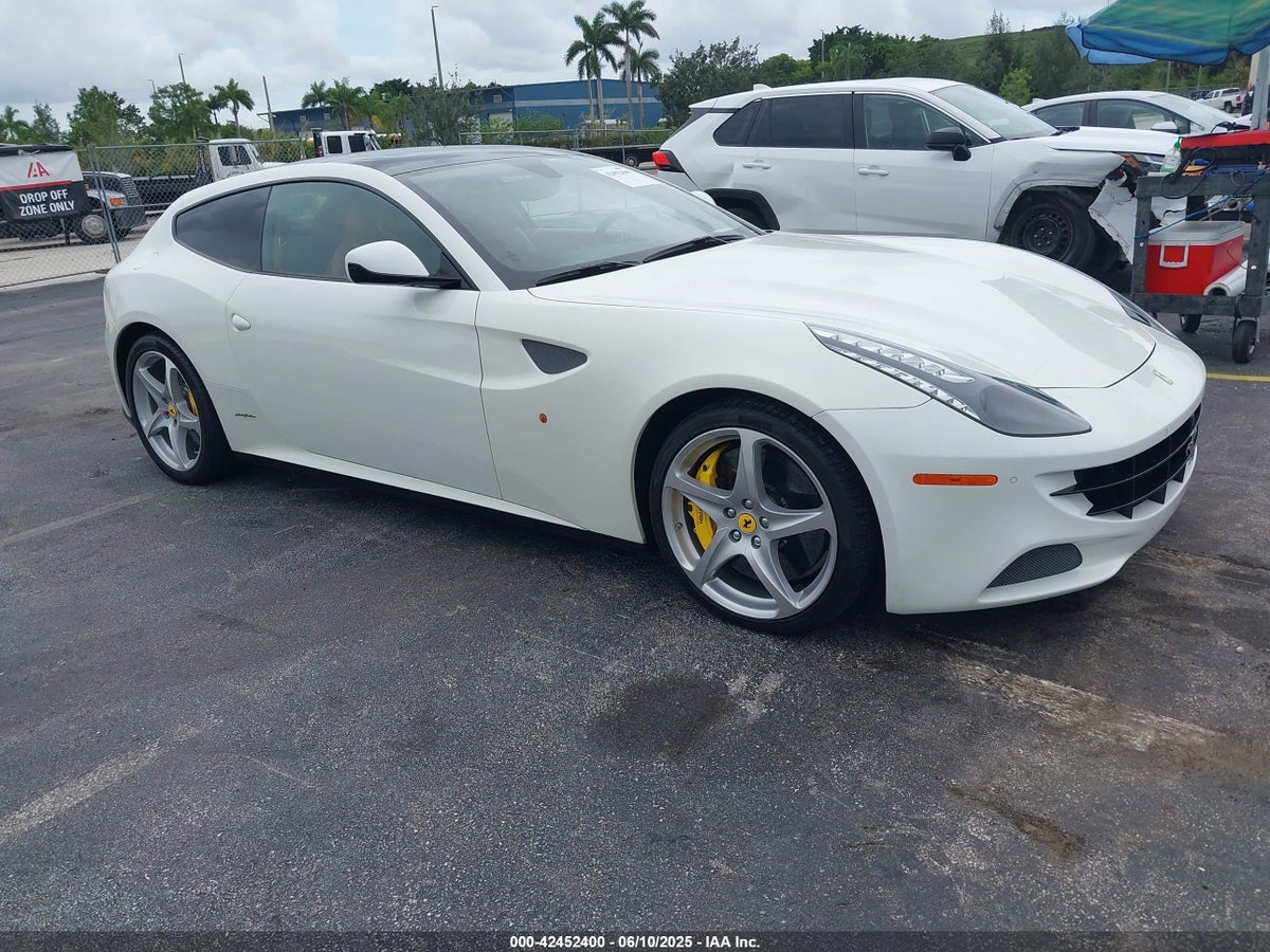 2016 Ferrari FF ZFF73SKA8G0215242 Lot 42452400