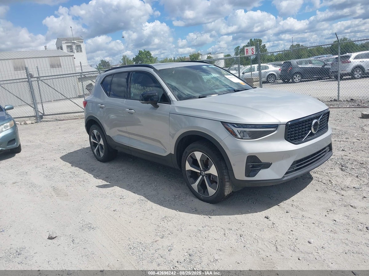 2025 Volvo XC40 YV4L12UC6S2580286 Lot 42696242