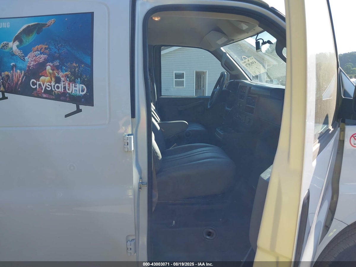 2025 Chevrolet Express 1GCWGAFP9S1144546 Lot 43003071