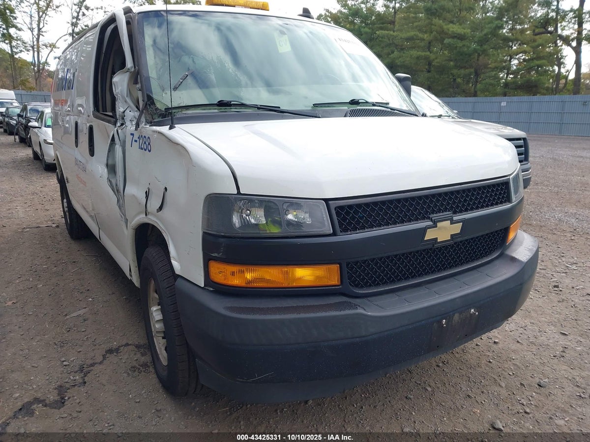 2018 Chevrolet Express 1GCWGAFP2J1336681 Lot 43425331