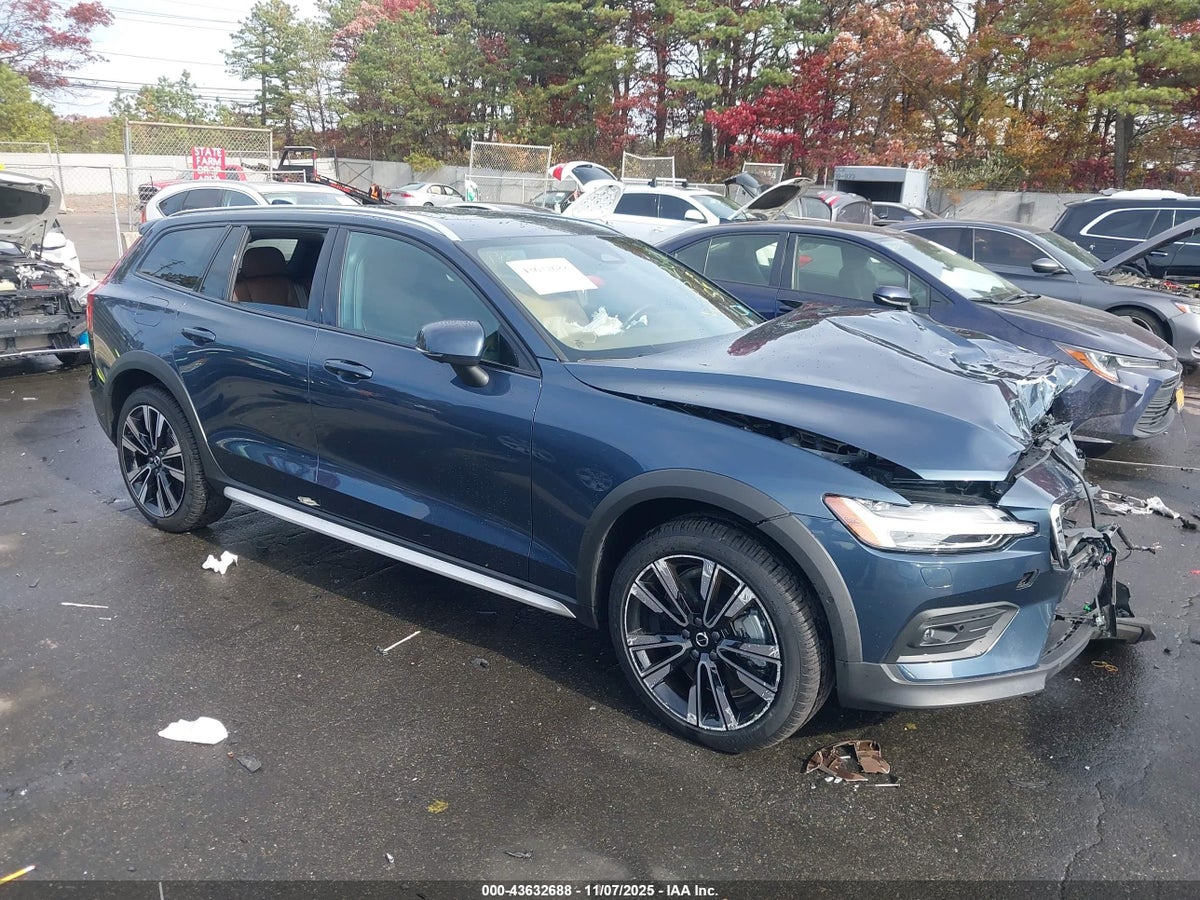 2025 Volvo V60 Cross Country YV4L12WL9S2147185 Lot 43632688