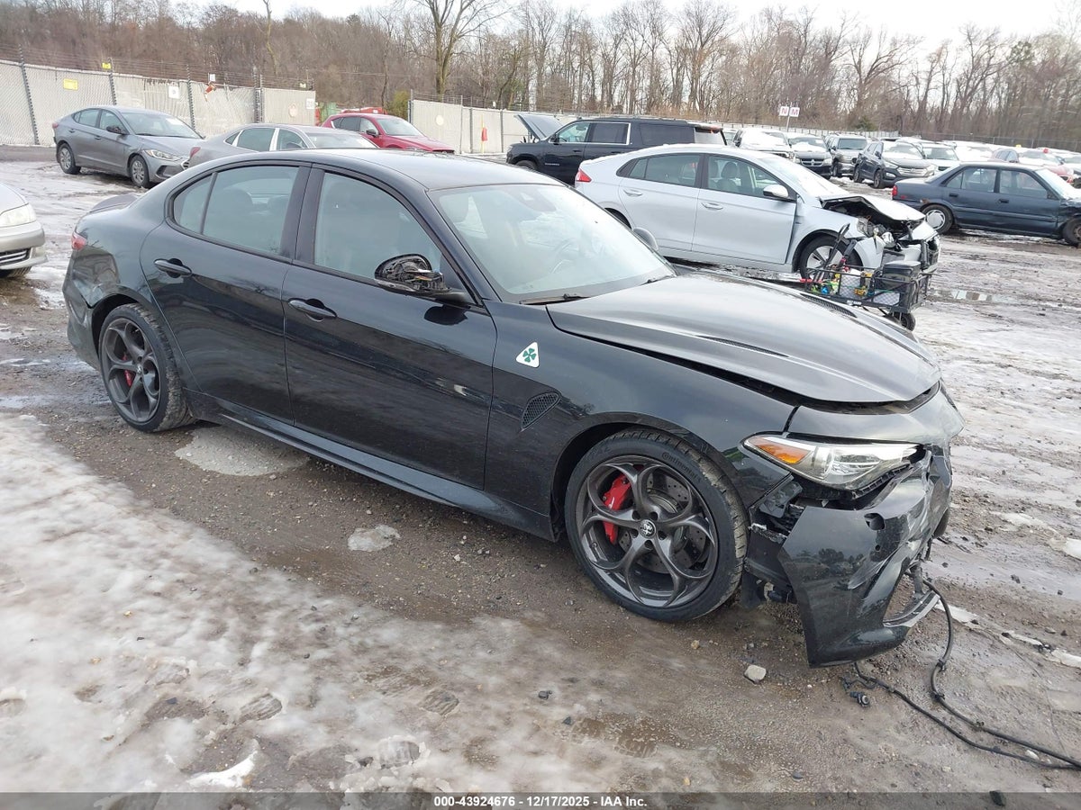 2021 Alfa Romeo ZARFAMEV0M7648976 Lot 43924676
