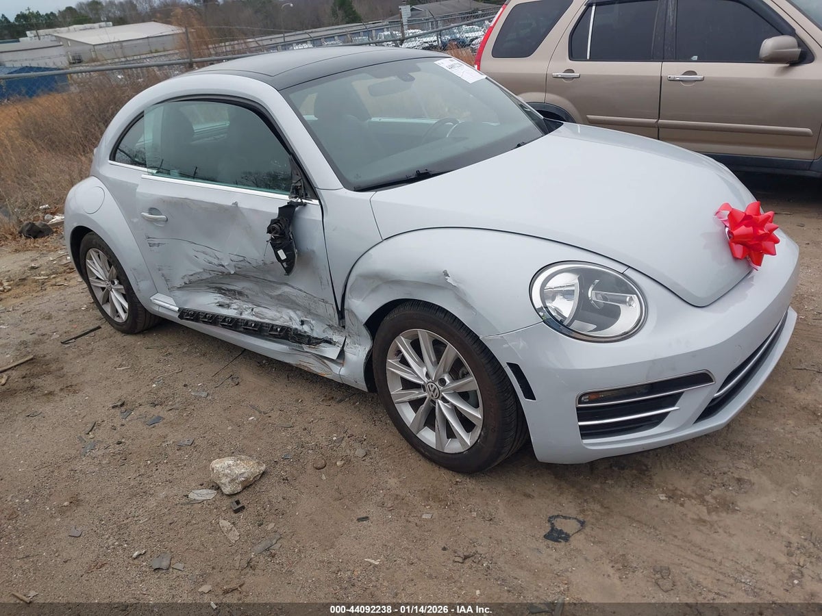 2018 Volkswagen Beetle 3VWJD7AT8JM711581 Lot 44092238