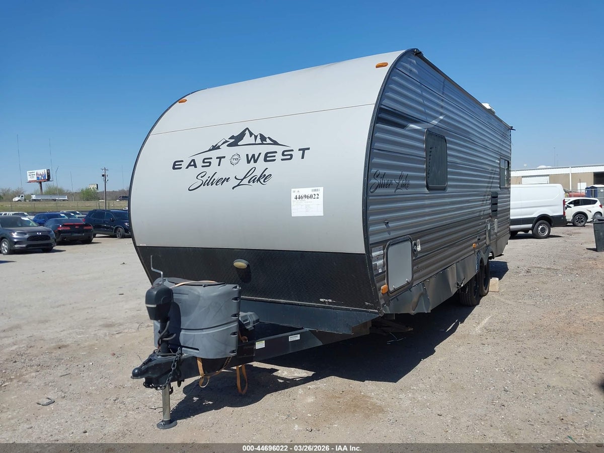 2021 FOREST RIVER EAST AND WEST SILVER LAKE SERIES M — photo 2
